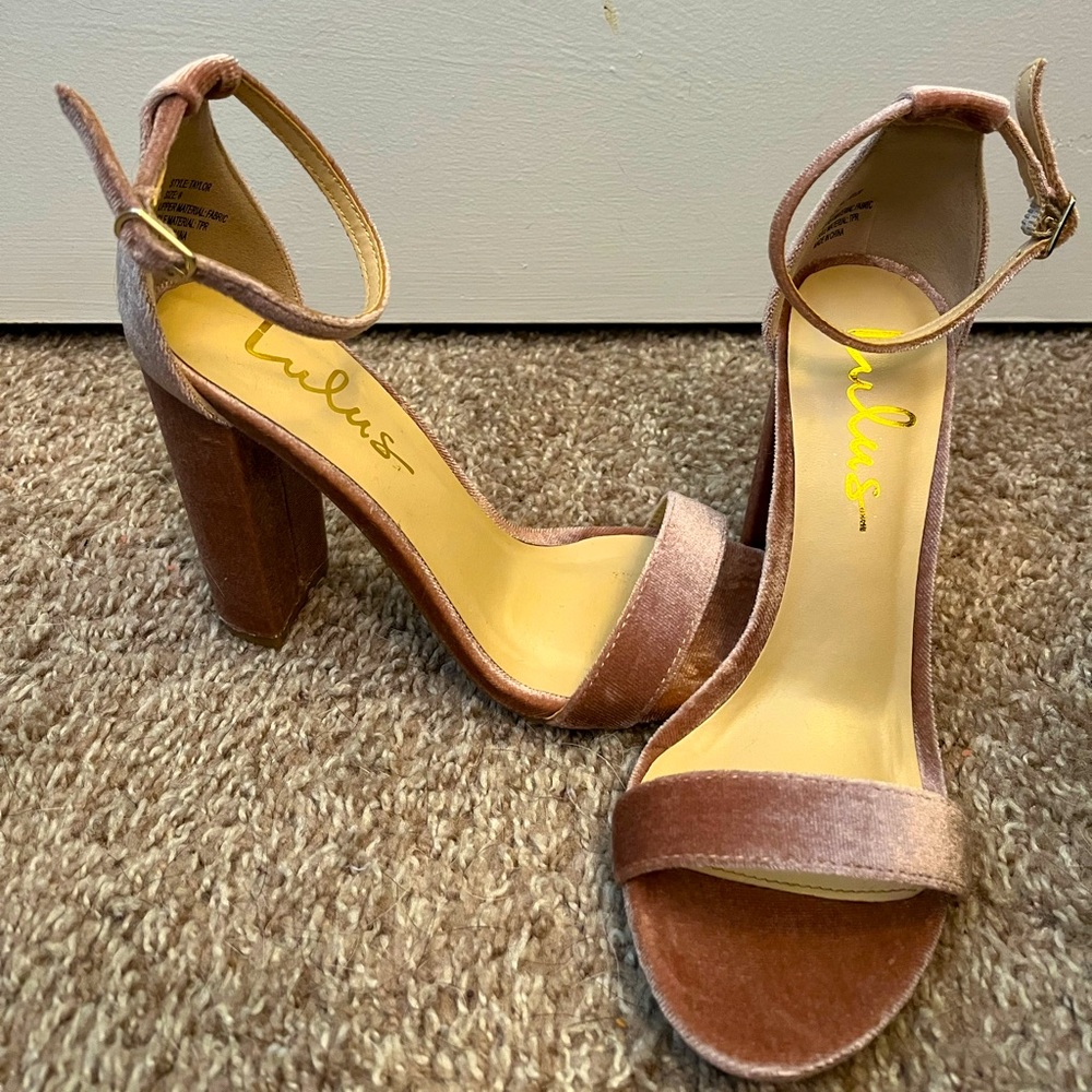 Lulu’s - Mauve/Dusty Rose Block Heels size 6